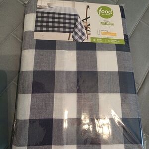 Food Network navy and White Checkered Tablecloth